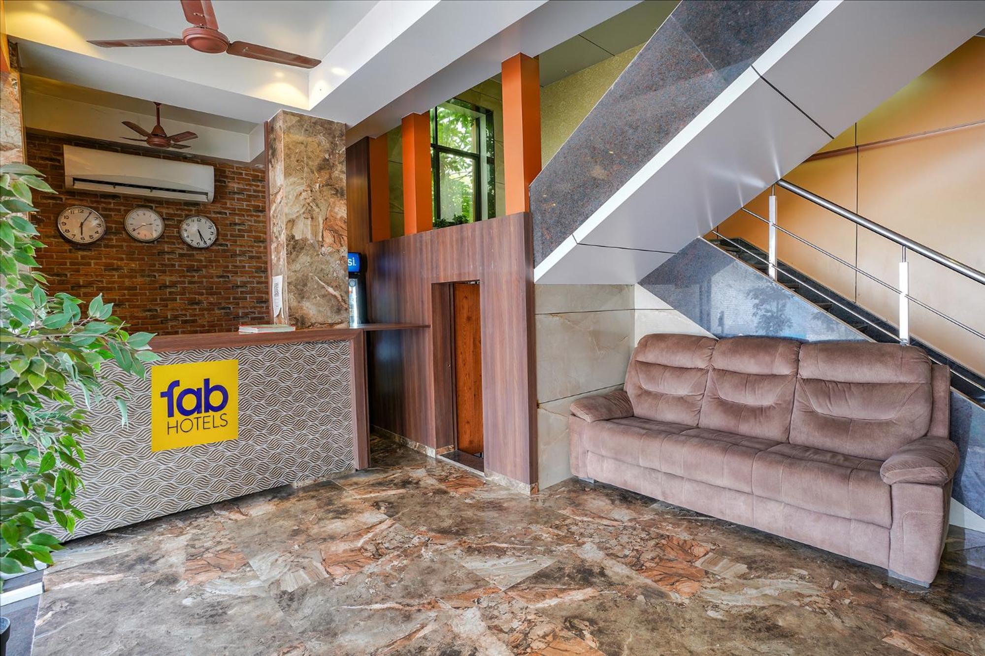 Fabexpress Super 7 Inn - Nr Rabale Station Nova Bombaim Exterior foto